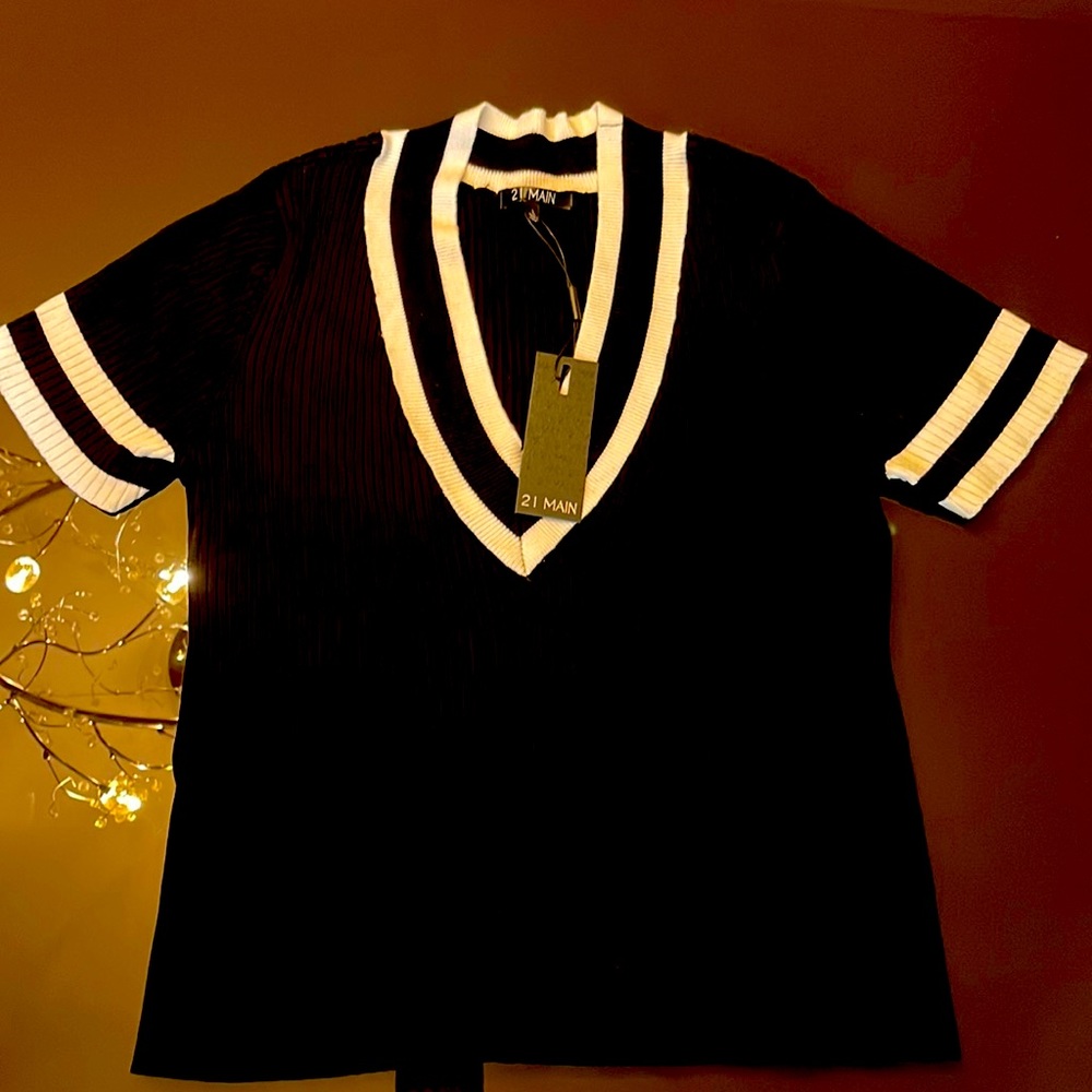 NWT , V-neck Top .